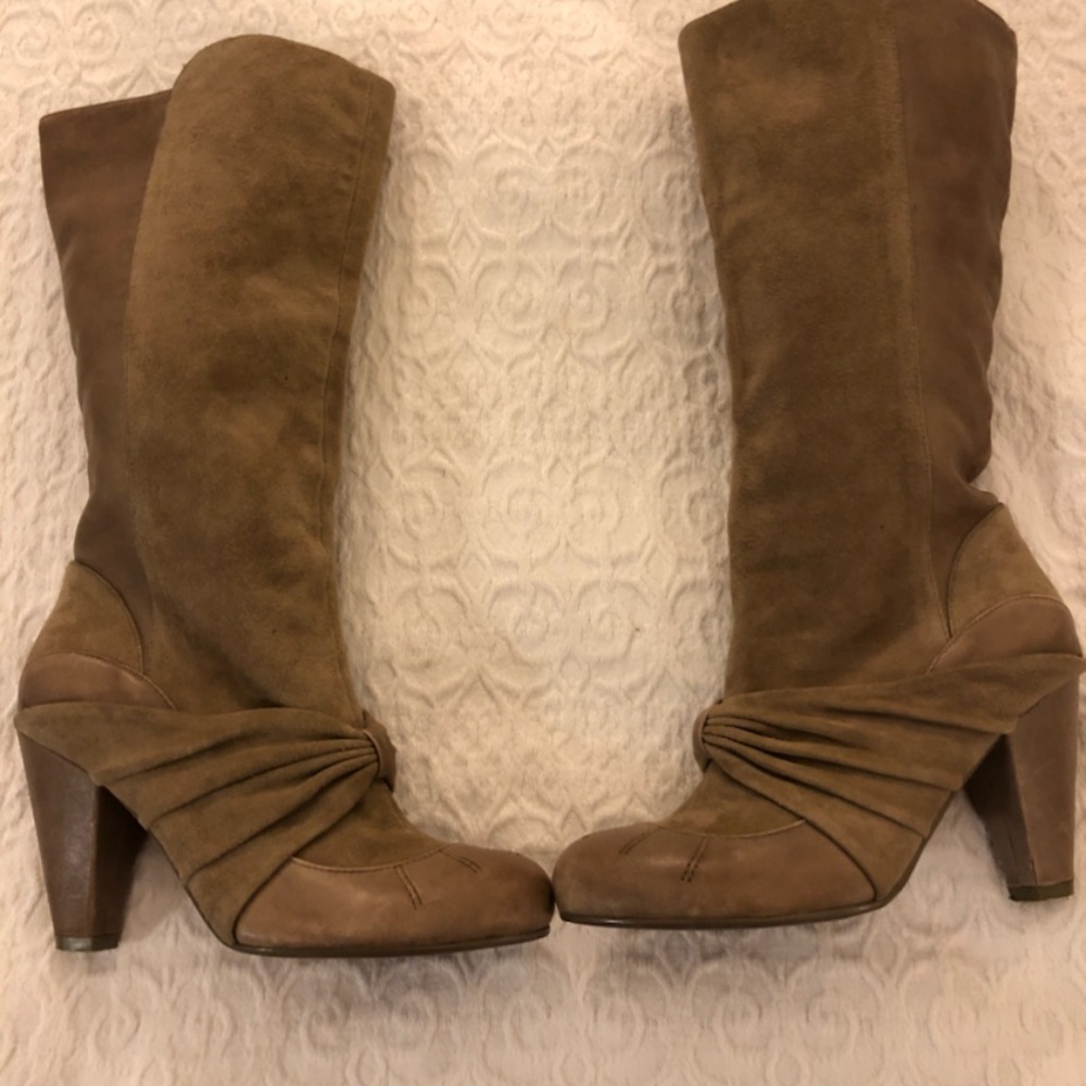 Tan suede boots!